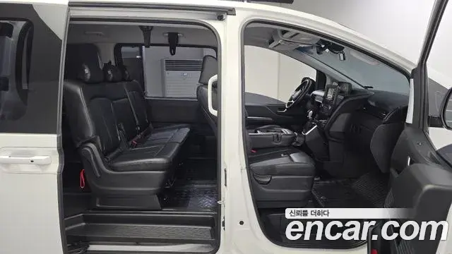 Hyundai Staria 2022 — Photo 12/20