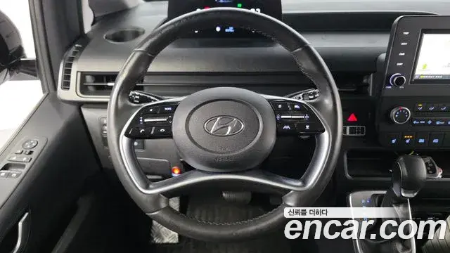 Hyundai Staria 2022 — Photo 1/20