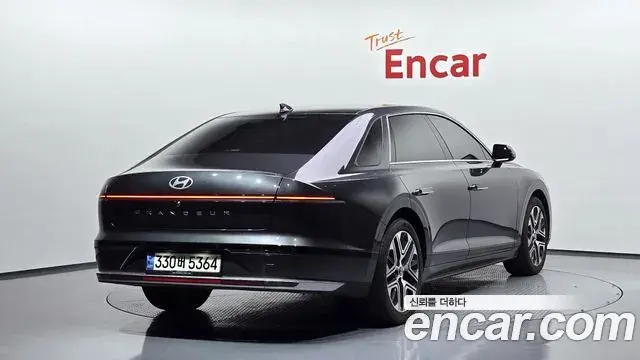 Hyundai Grandeur Hybrid 2023 — Photo 6/20