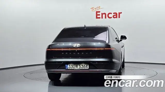 Hyundai Grandeur Hybrid 2023 — Photo 8/20