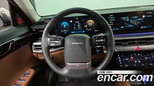 Hyundai Grandeur Hybrid 2023 — Photo 2/20
