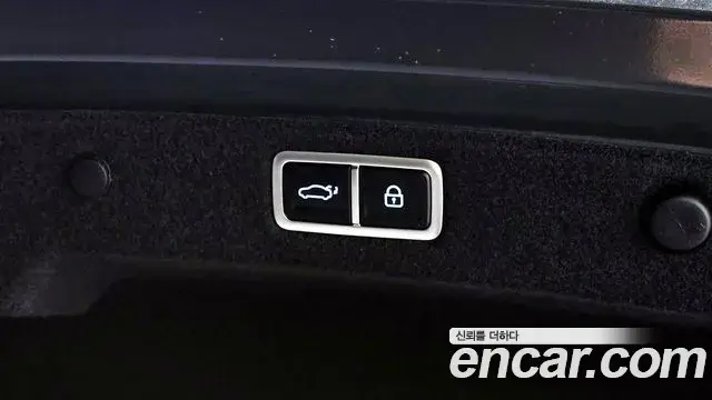 Hyundai Grandeur Hybrid 2023 — Photo 10/20