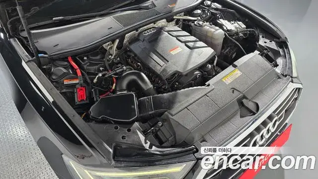Audi A6 2021 — ფოტო 18/20