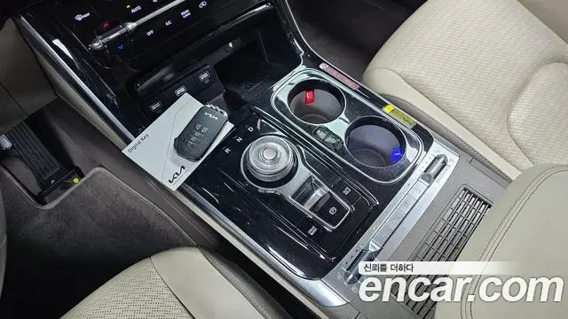 Kia Carnival 2022 — Şəkil 8/20