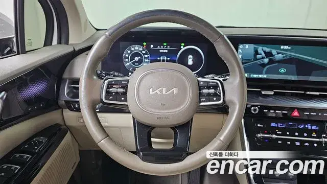 Kia Carnival 2022 — Şəkil 17/20