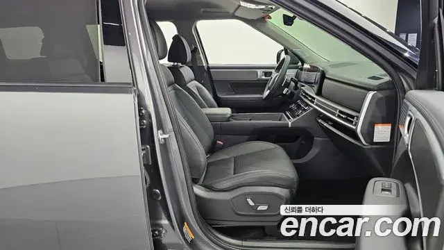 Hyundai Santa Fe 2023 — ფოტო 19/20