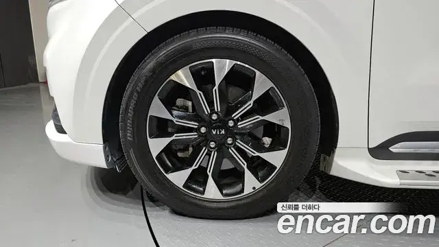 Kia Carnival 2021 — Фото 5/20