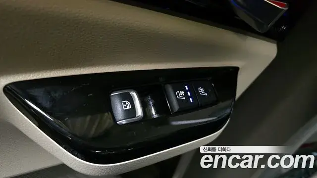 Kia Carnival 2021 — Фото 17/20
