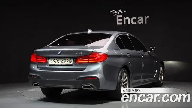 BMW 5 Series 2018 — Photo 13/20