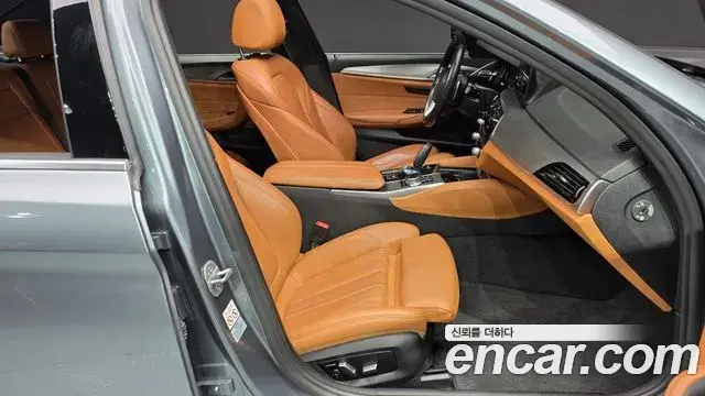 BMW 5 Series 2018 — Photo 2/20
