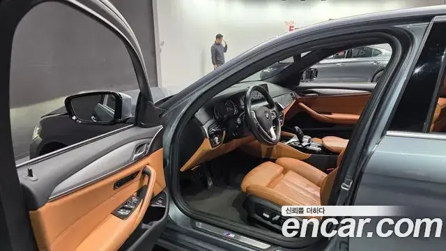 BMW 5 Series 2018 — Photo 18/20