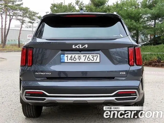 Kia Sorento 2023 — ფოტო 16/20