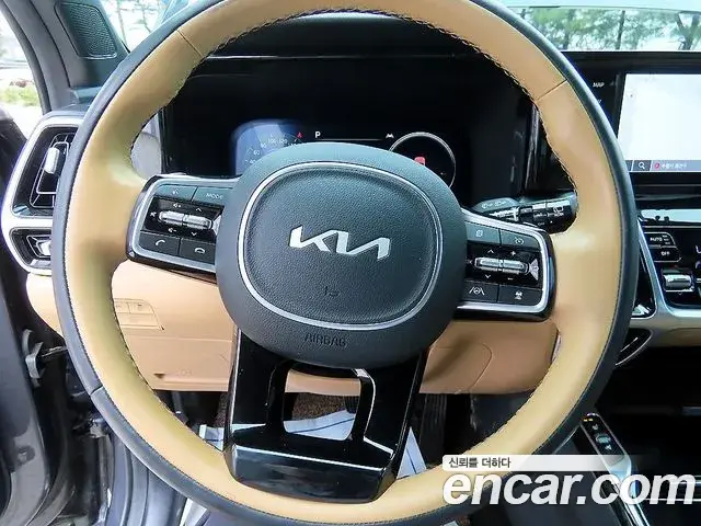Kia Sorento 2023 — ფოტო 2/20