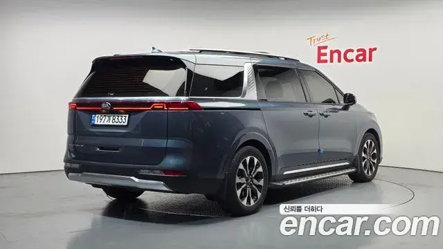 Kia Carnival 2021 — Photo 2/20