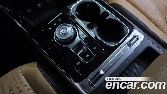 Kia Carnival 2021 — Photo 9/20