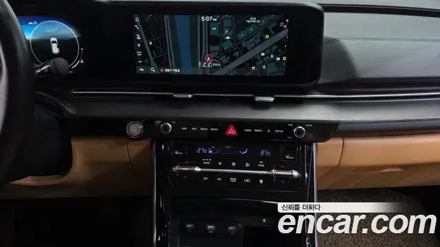Kia Carnival 2021 — Photo 15/20