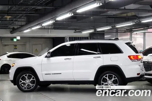 Jeep Grand Cherokee 2019 — Şəkil 7/20