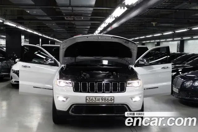 Jeep Grand Cherokee 2019 — Şəkil 6/20
