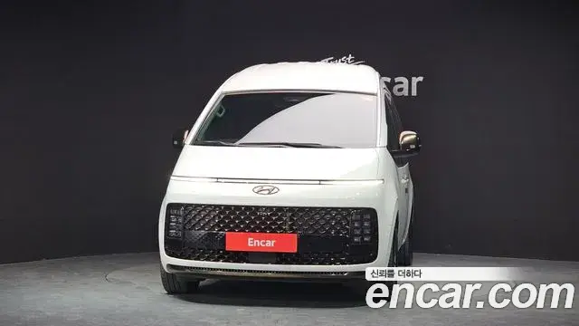 Hyundai Staria 2023 — Фото 3/20