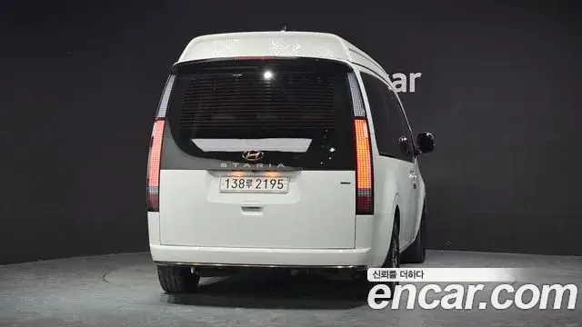 Hyundai Staria 2023 — Фото 4/20