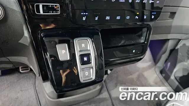 Hyundai Staria 2023 — Фото 9/20