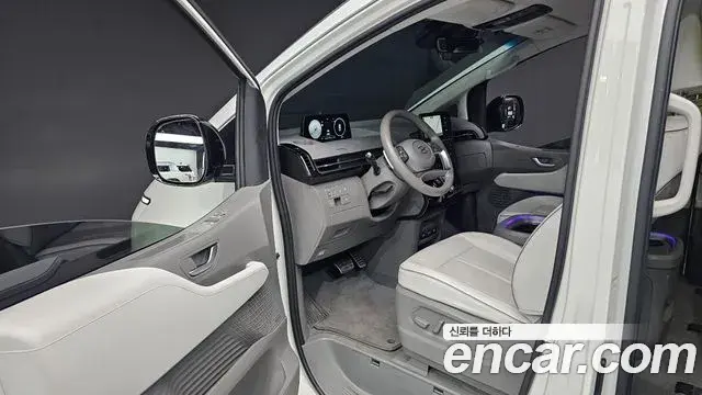 Hyundai Staria 2023 — Фото 10/20