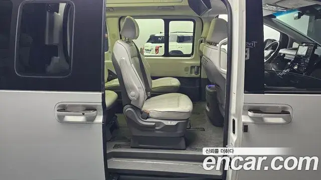 Hyundai Staria 2023 — Фото 11/20