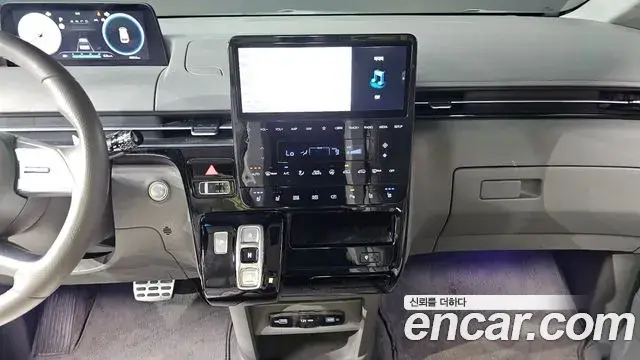 Hyundai Staria 2023 — Фото 13/20