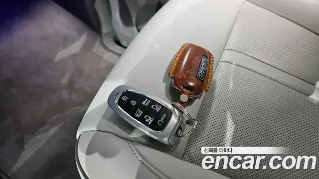 Hyundai Staria 2023 — Фото 16/20