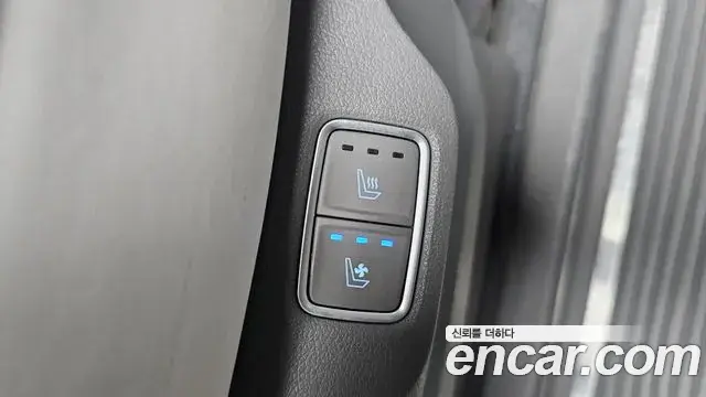 Hyundai Staria 2023 — Фото 18/20