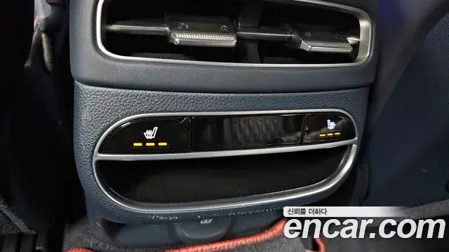 Genesis GV70 2021 — ფოტო 20/34