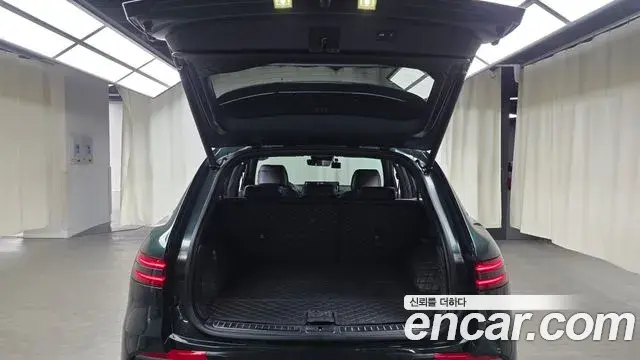 Genesis GV70 2021 — ფოტო 23/34