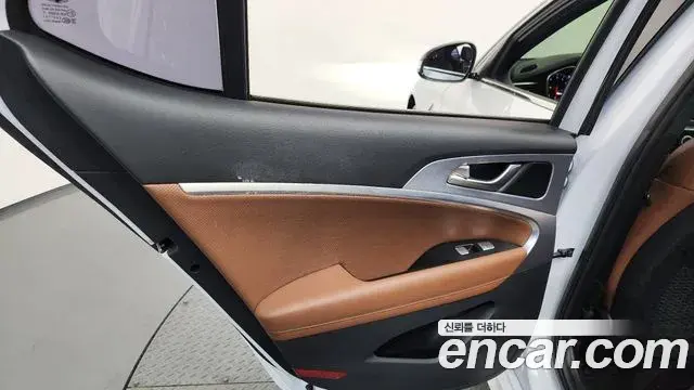 Genesis G70 2019 — Photo 26/33
