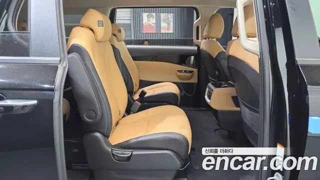 Kia Carnival 2022 — Фото 12/20