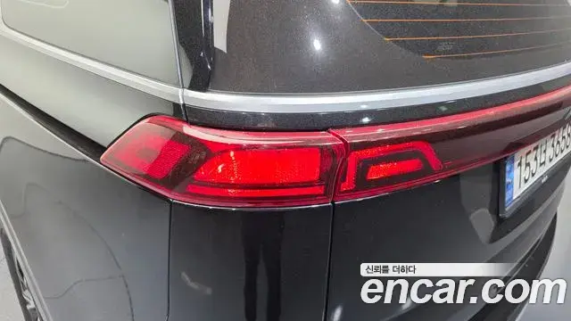 Kia Carnival 2022 — ფოტო 13/33