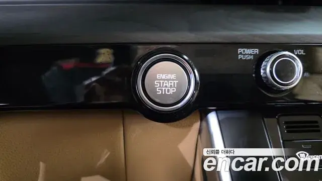 Kia Carnival 2022 — ფოტო 19/33