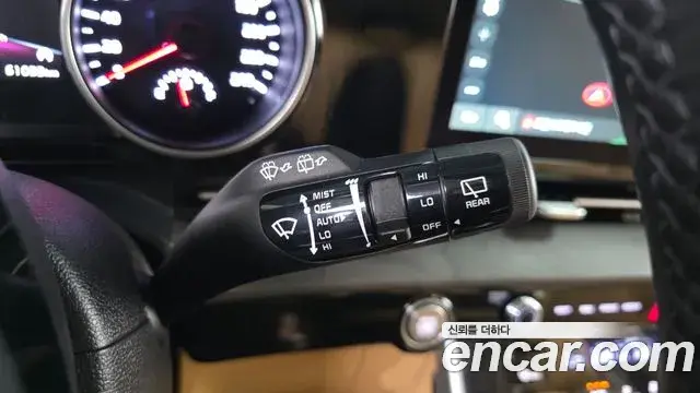 Kia Carnival 2022 — ფოტო 24/33
