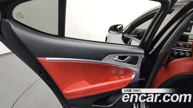 Genesis G70 2021 — ფოტო 17/35