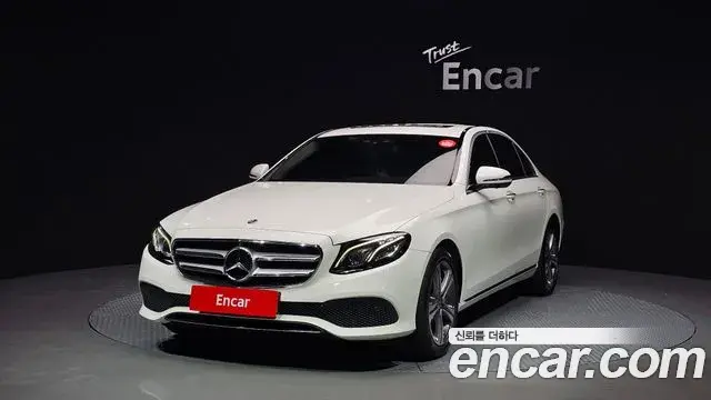 Mercedes-Benz E-Class 2018 — Şəkil 9/20