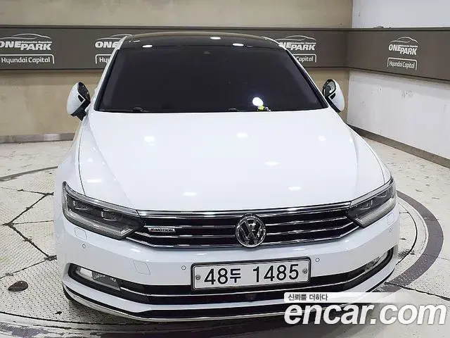 Volkswagen Passat GT 2018 — ფოტო 13/20