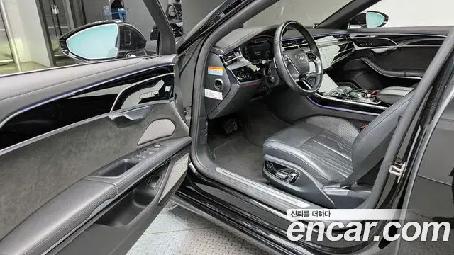 Audi A8 2020 — Фото 8/20