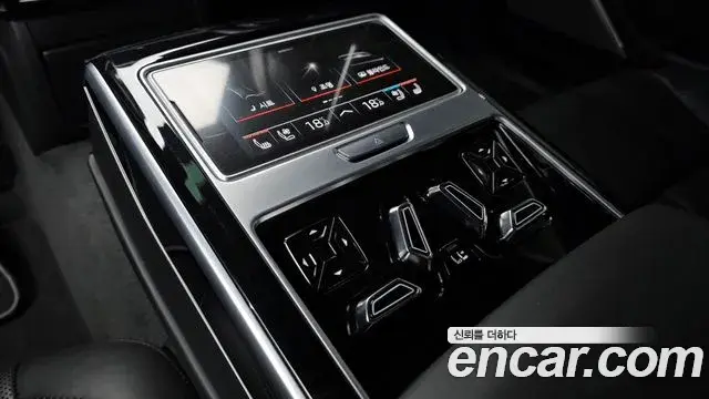 Audi A8 2020 — Фото 17/20