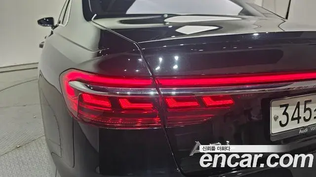 Audi A8 2020 — ფოტო 11/30