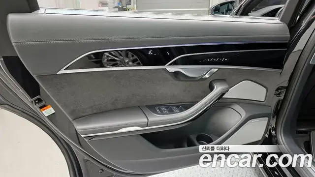 Audi A8 2020 — ფოტო 12/30