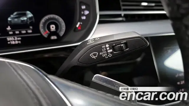 Audi A8 2020 — ფოტო 7/30