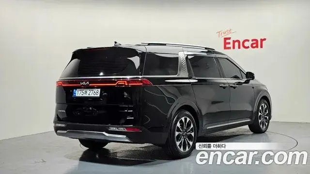 Kia Carnival 2023 — Фото 2/20