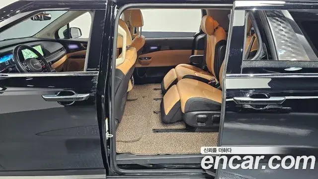 Kia Carnival 2023 — Фото 11/20