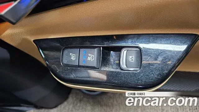 Kia Carnival 2023 — Фото 17/20