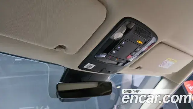 Kia Carnival 2023 — ფოტო 17/33