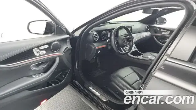 Mercedes-Benz E-Class 2020 — Фото 8/20